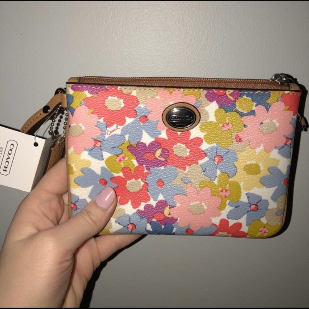 floral coach purse FOR @kelleymccain
